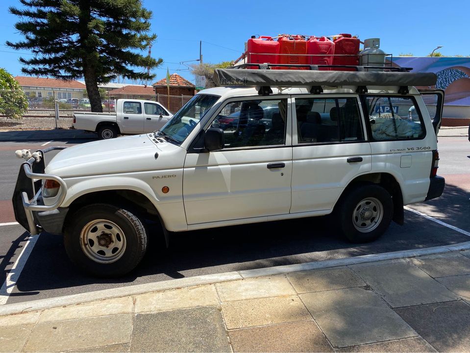 Mitsubishi 4x4 wrecker