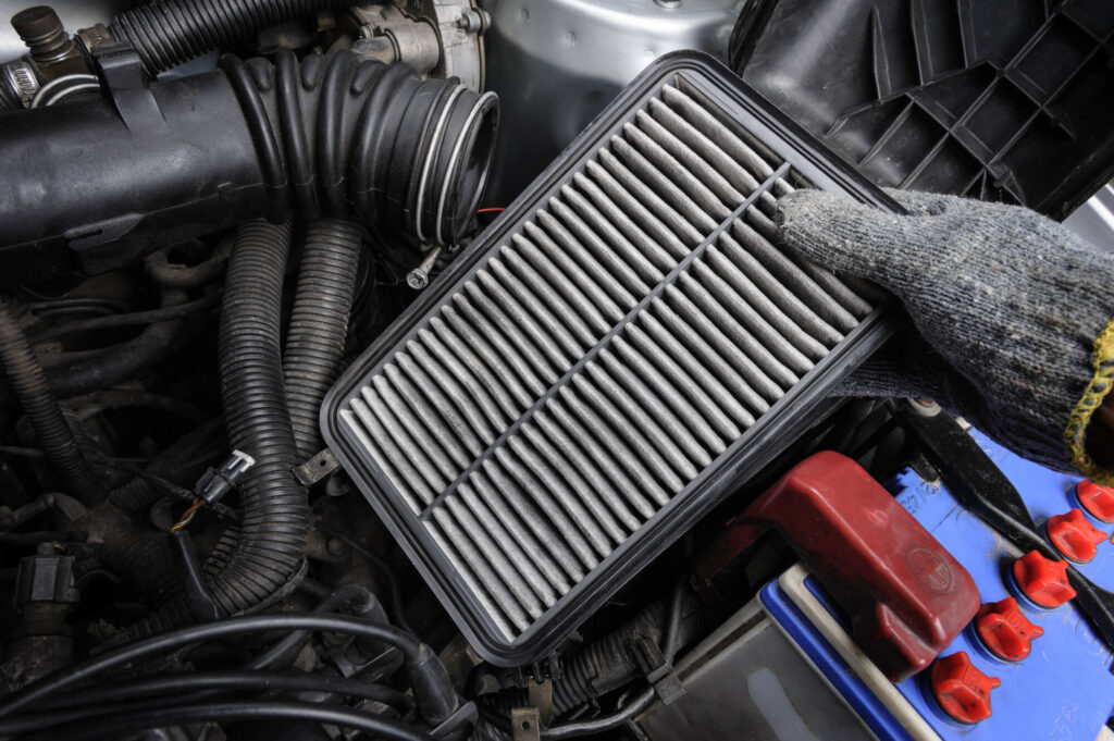 Change air filter causes, intervals and costs