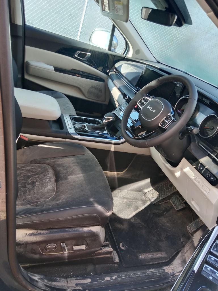 Kia Grand Carnival 2024 Grey Wrecking