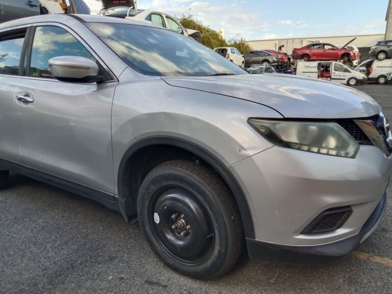 Nissan X-Trail 2016 Silver Wrecking