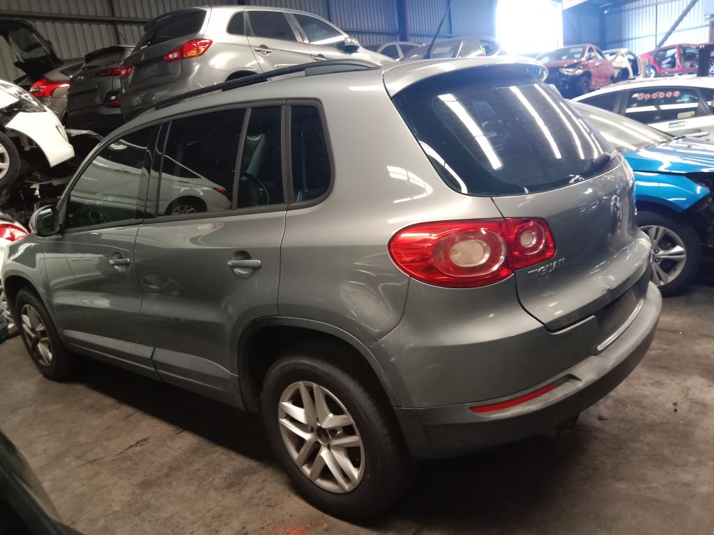 Volkswagen Tiguan 2010 Grey