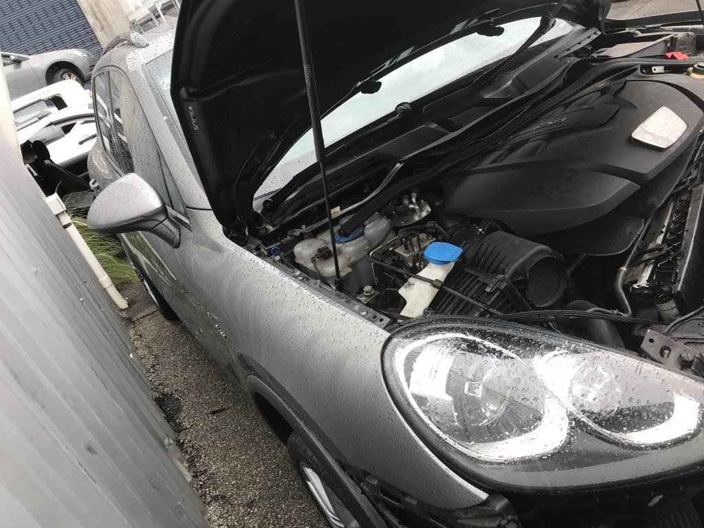 Porsche cayennes 2015 gray wrecking