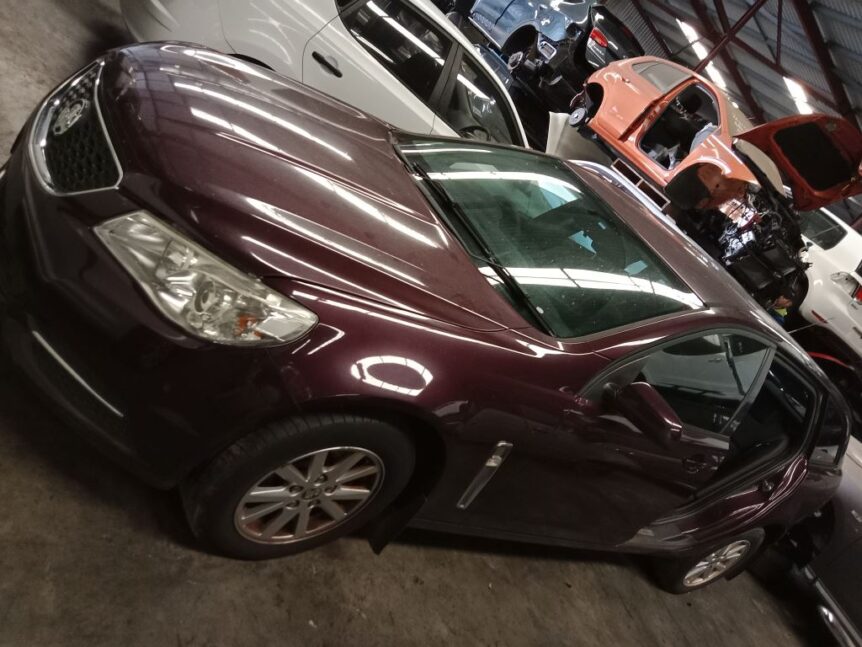 Holden Commodore evoke 2014 maroon Wrecking