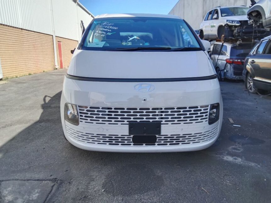 Hyundai Staria 2024 White Wrecking
