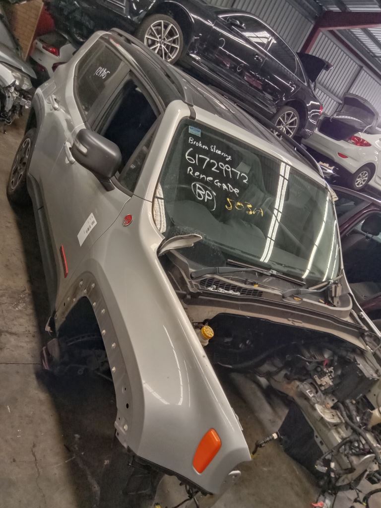 Jeep Renegade 2016 Silver Wrecking