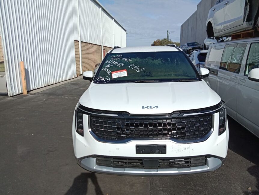 Kia carnival 2025 White Wrecking