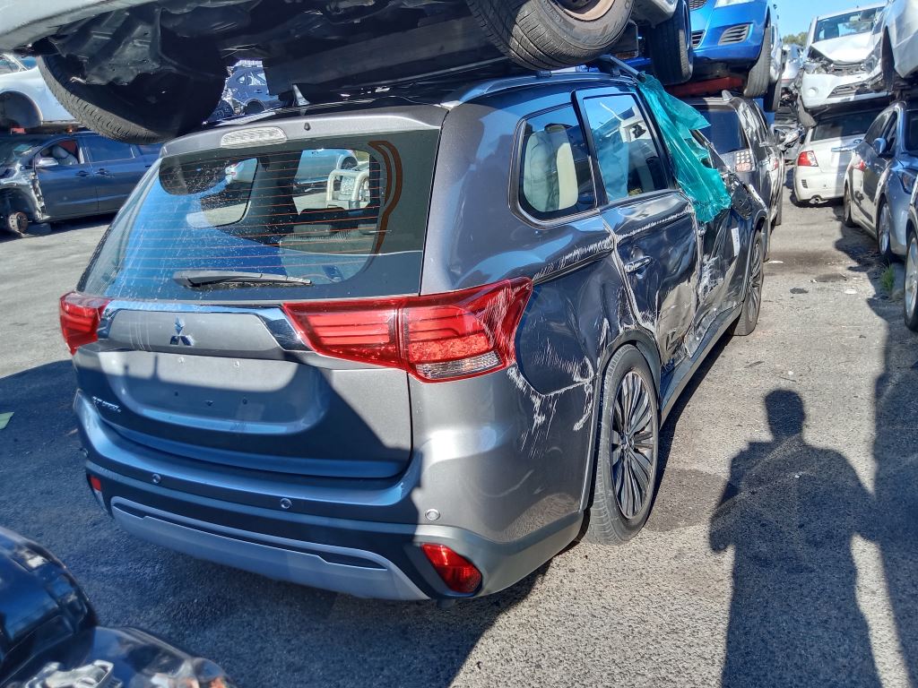 Mitsubishi outlander 2019 Grey Wrecking