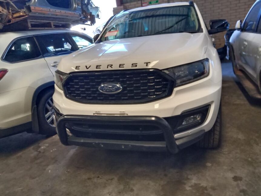 Ford Everest 2020 White Wrecking
