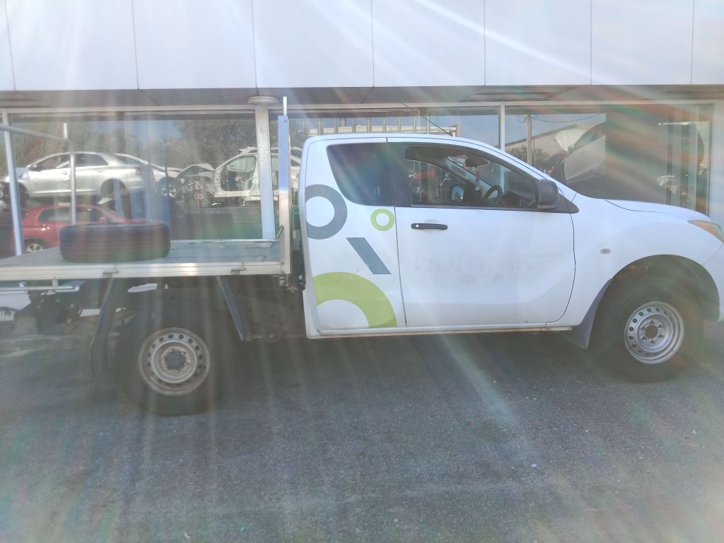  Mazda BT-50 2015 White Wrecking