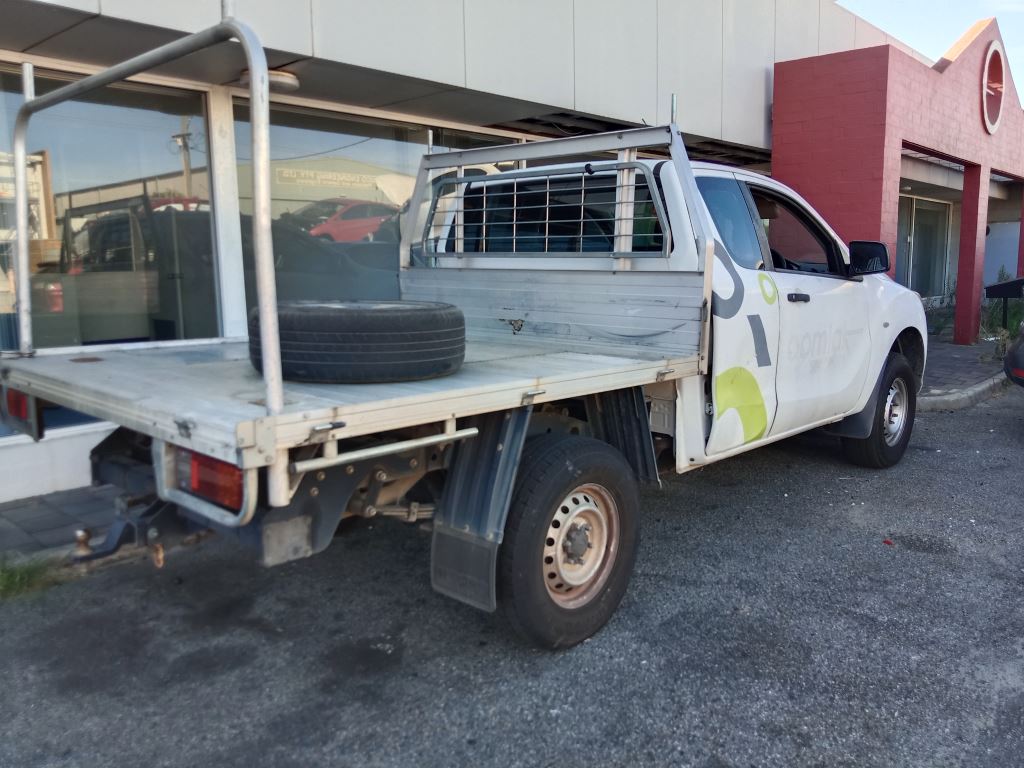  Mazda BT-50 2015 White Wrecking