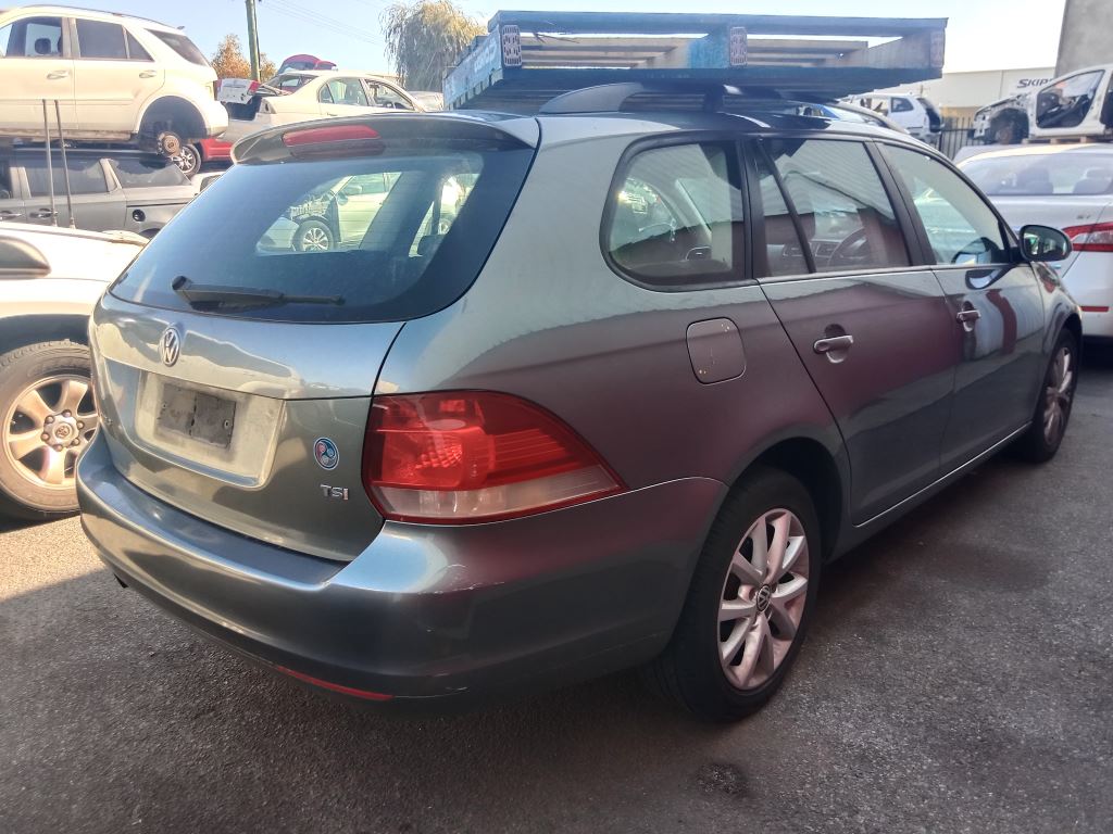 Volkswagen golf 2012 Grey Wrecking