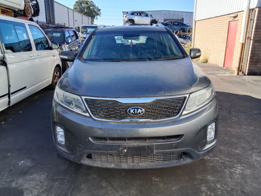 Kia Sorento 2014 Grey Wrecking