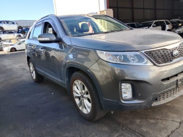 Kia Sorento 2014 Grey Wrecking