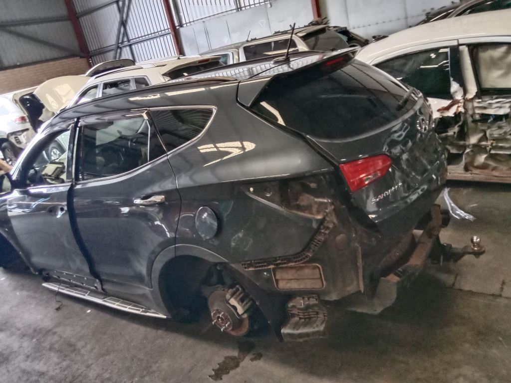  Hyundai Santa Fe 2015 Grey Wrecking