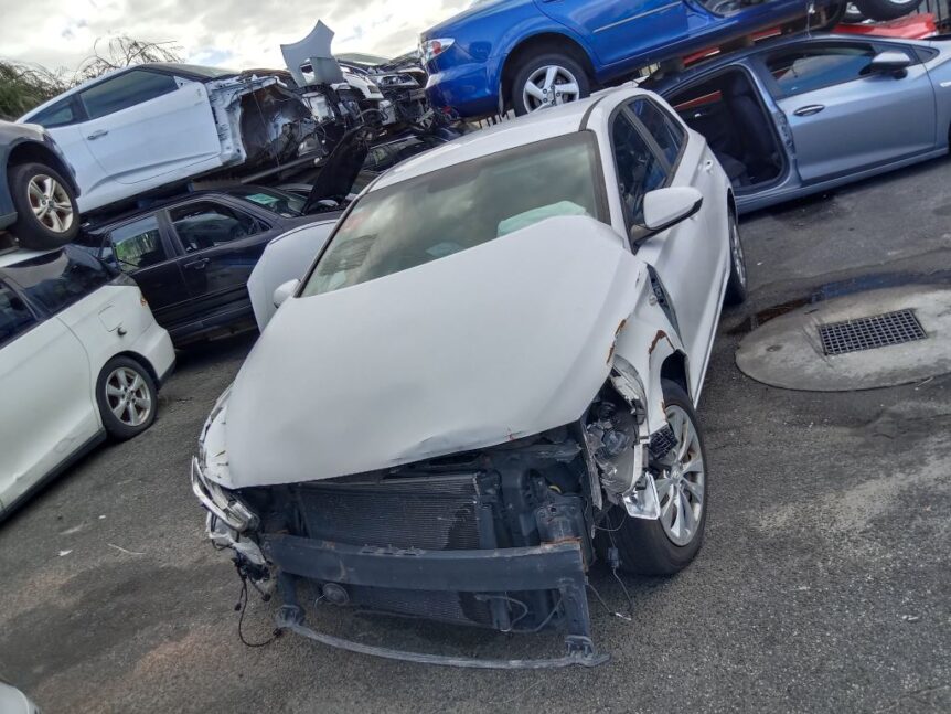 Hyundai i30 2018 White Wrecking