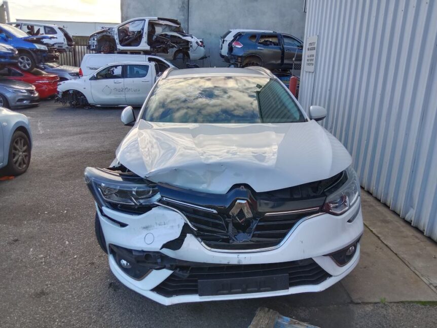 Renault Megane 2018 White Wrecking