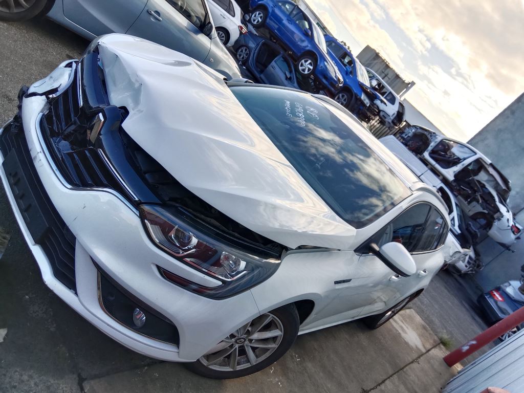 Renault Megane 2018 White Wrecking