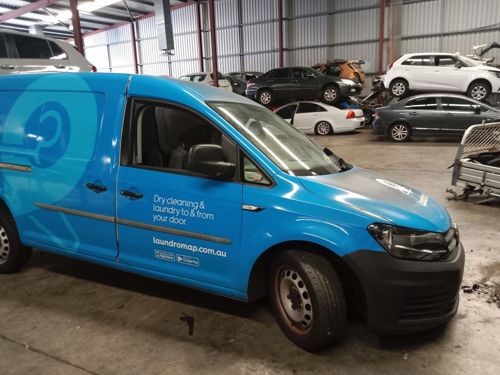 Volkswagen caddy 2017 Blue Wrecking