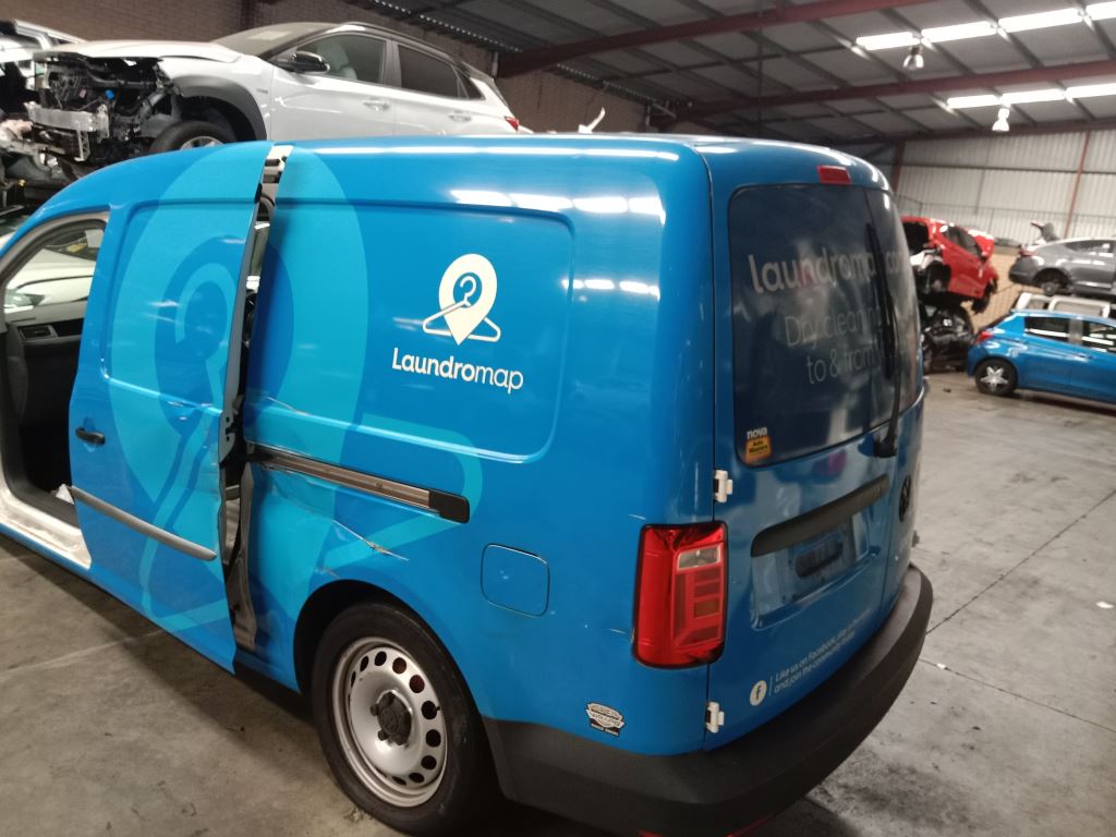 Volkswagen caddy 2017 Blue Wrecking