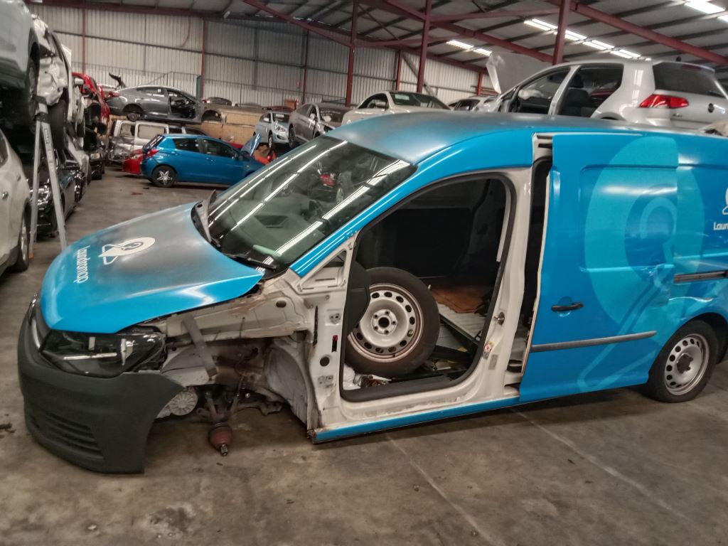 Volkswagen caddy 2017 Blue Wrecking