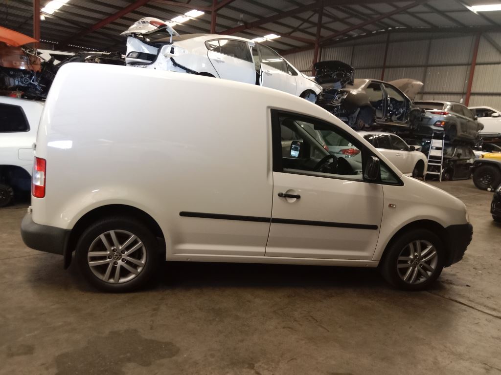 Volkswagen caddy 2008 White Wrecking