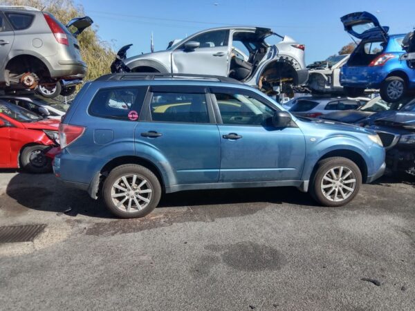 Subaru Forester 2010 Blue Wrecking