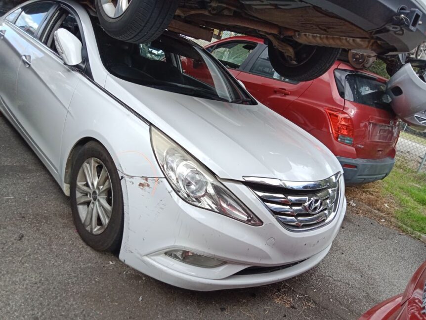 Hyundai i45 2011 White Wrecking