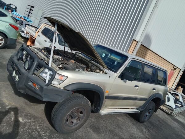 Nissan Patrol 2000 Gold Wrecking
