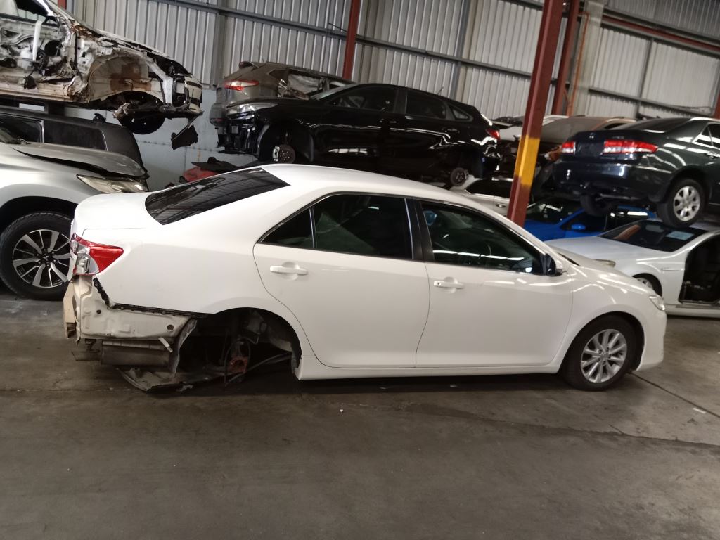 Toyota Camry 2015 White Wrecking