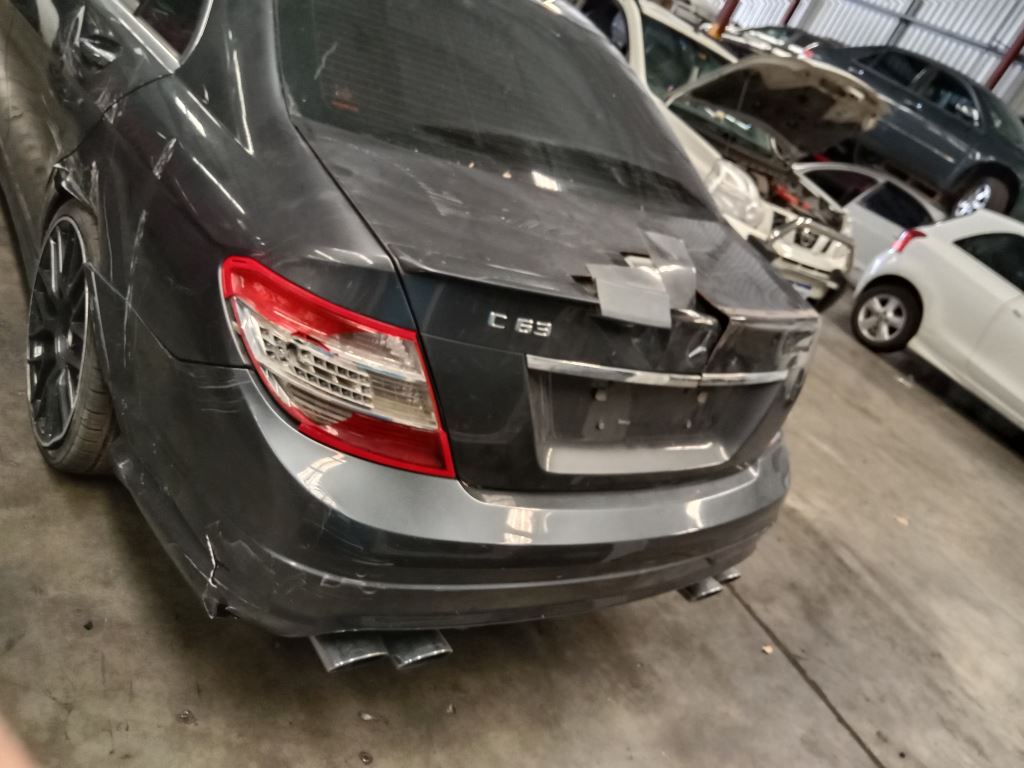 Wrecking Mercedes-Benz 204 C-Class 2009 Grey – Quality used parts available. Engine, transmission, panels, lights, interior & more. Fast shipping