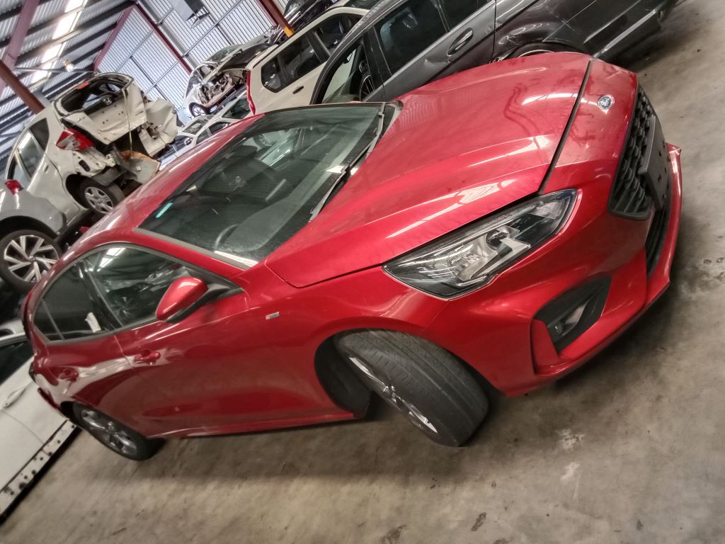 Ford Focus 2019 Red Wrecking