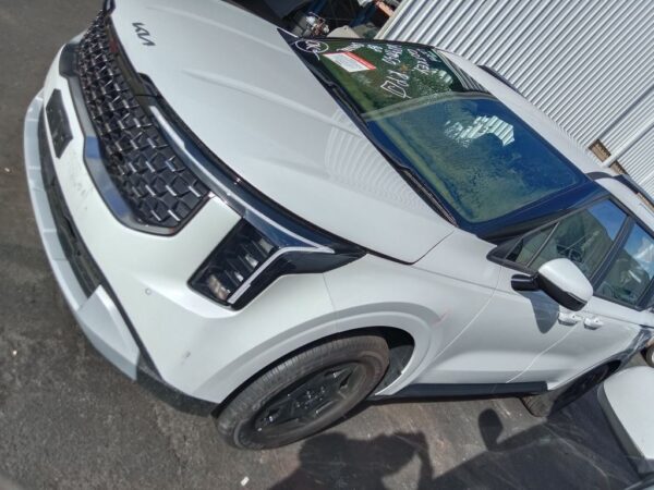 Kia carnival 2025 White Wrecking