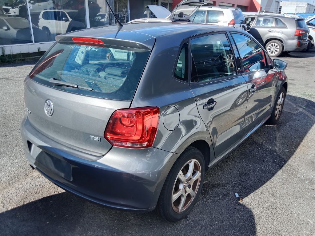 Volkswagen polo 2010 Grey Wrecking 