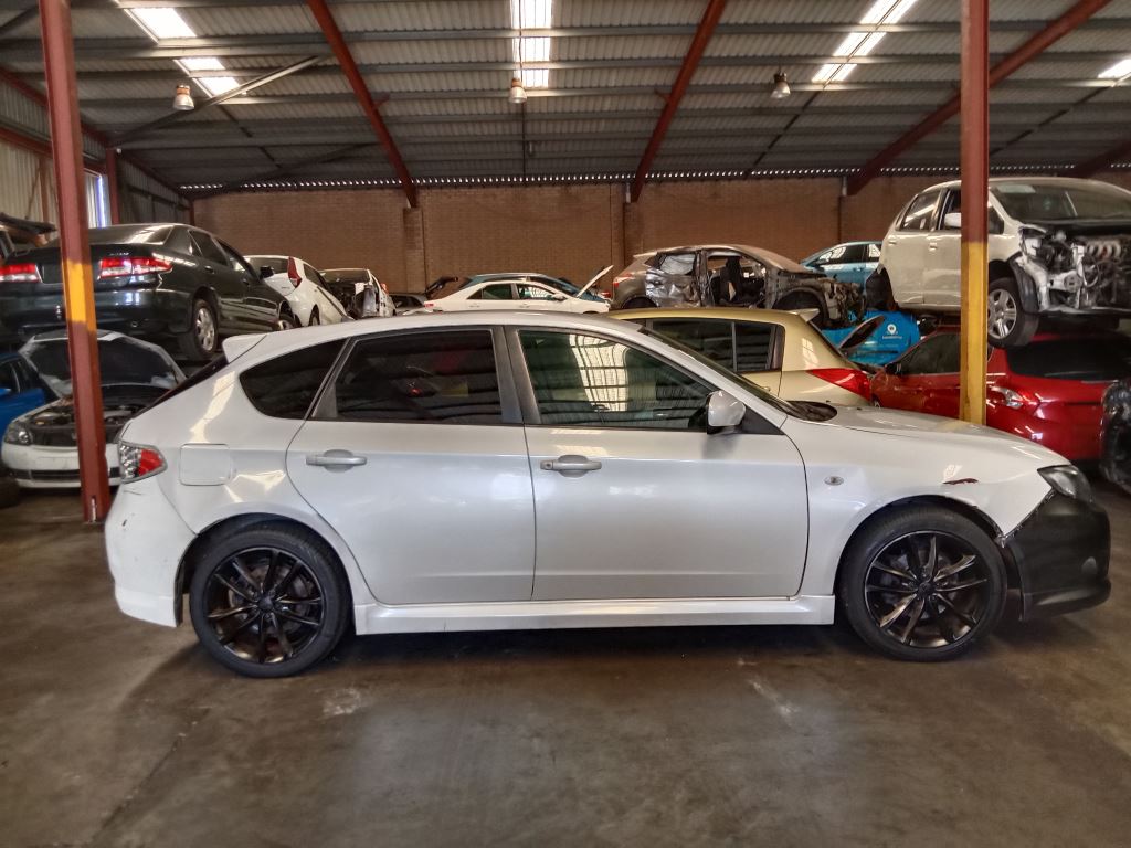 Subaru Impreza 2008 White Wrecking