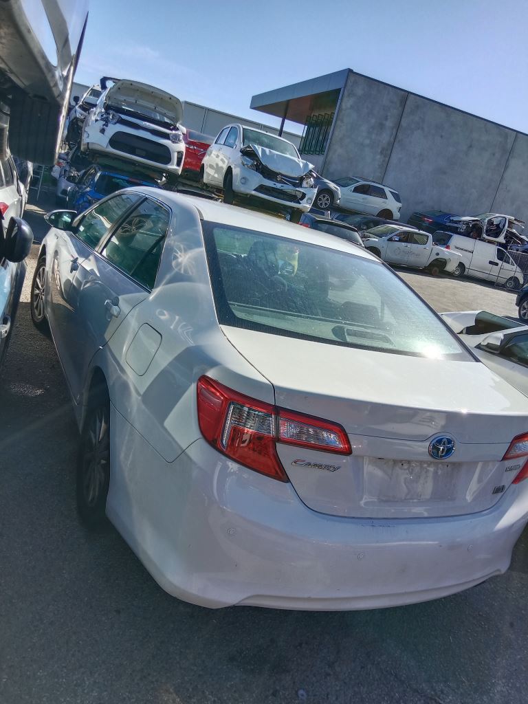 Toyota Camry Hybrid 2012 White Wrecking