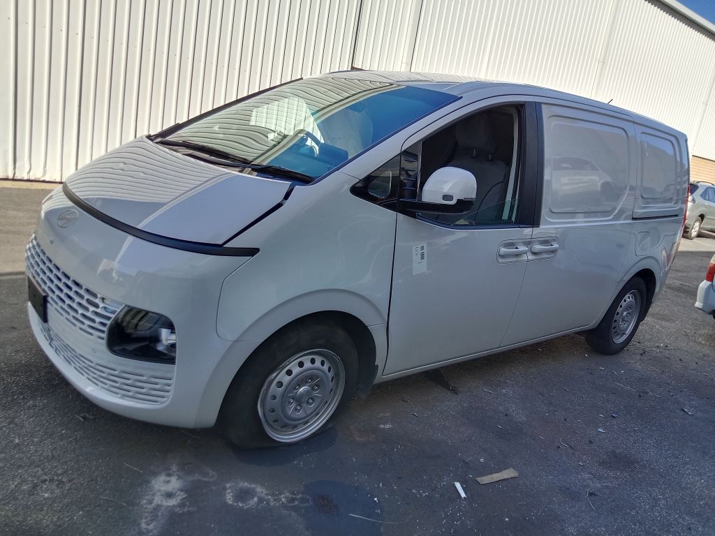 Hyundai Staria 2024 White Wrecking