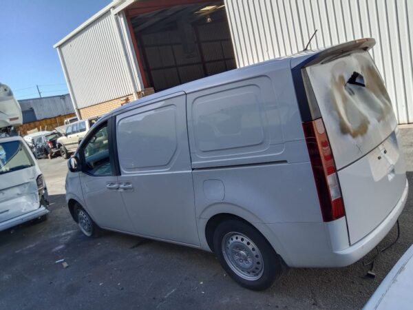 Hyundai Staria 2024 White Wrecking
