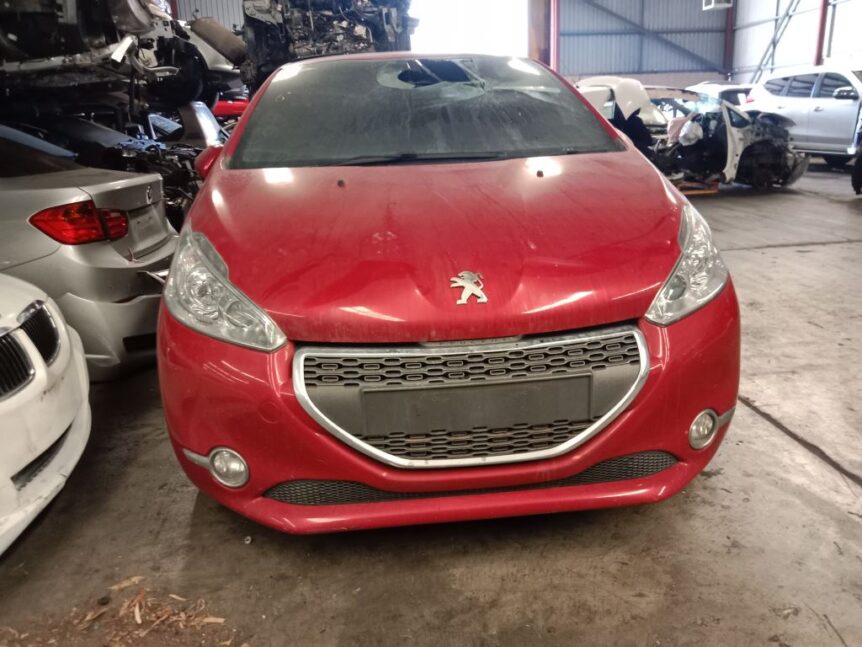 Peugeot 208 2014 Red Wrecking