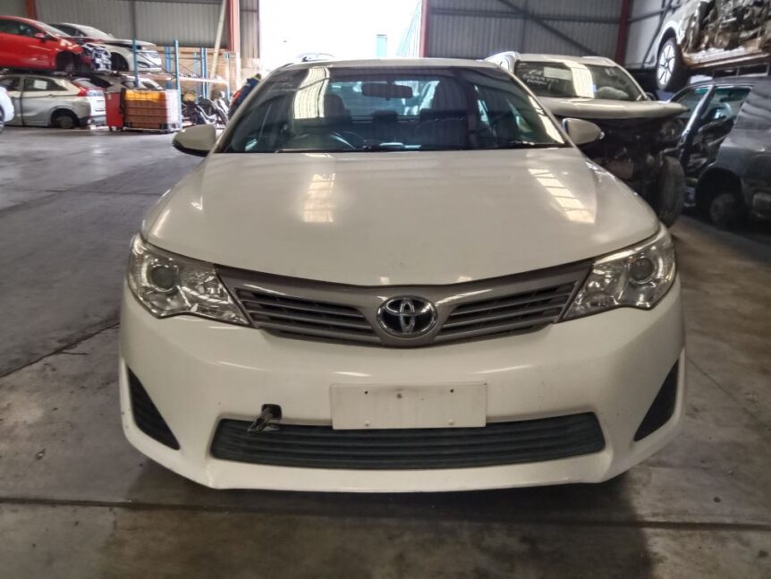 Toyota Camry 2015 White Wrecking