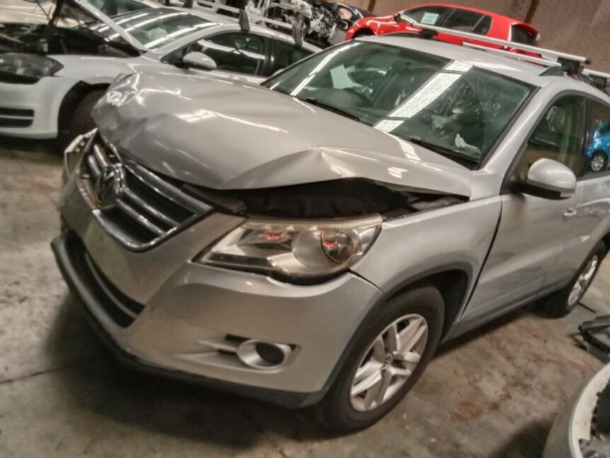 Volkswagen Tiguan 2010 Silver Wrecking