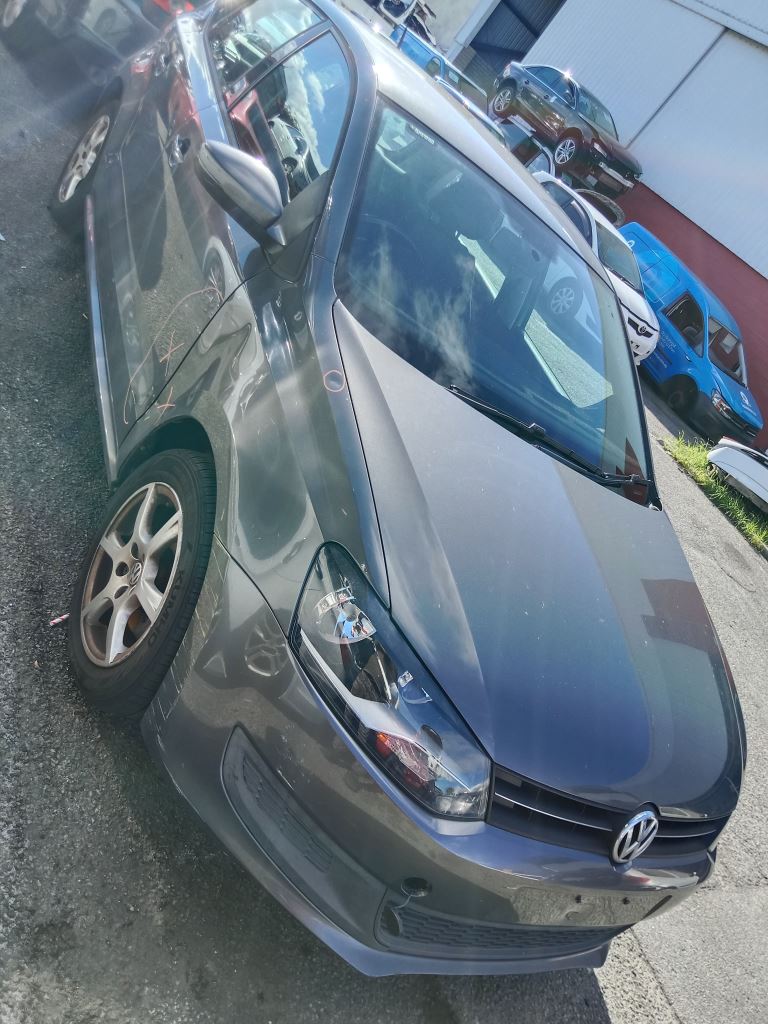 Volkswagen polo 2010 Grey Wrecking