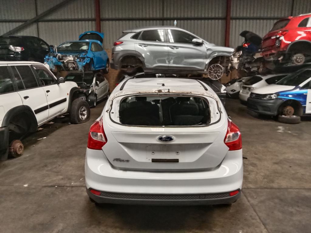 Ford Focus 2013 White Wrecking