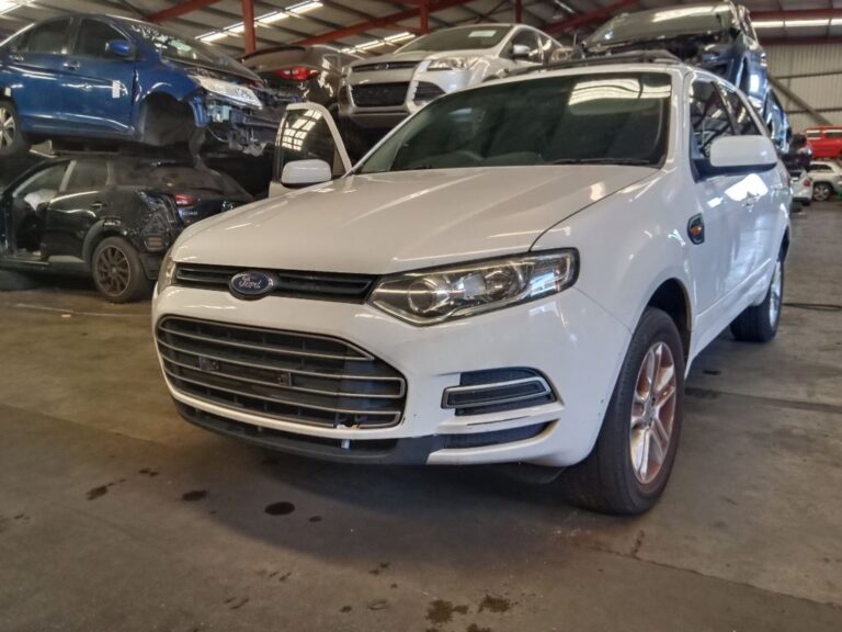 Ford territory 2013 White Wrecking