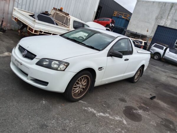 Holden Commodore Ute 2007 White Wrecking