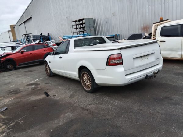 Holden Commodore Ute 2007 White Wrecking