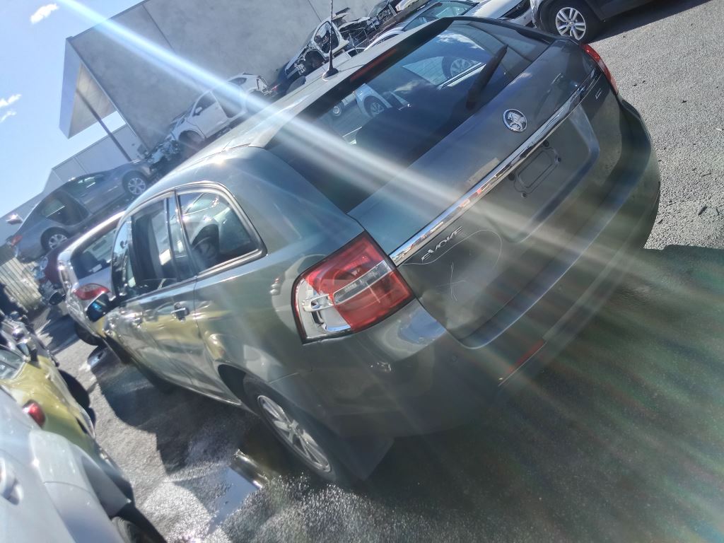 Holden Commodore evoke 2015 Grey Wrecking