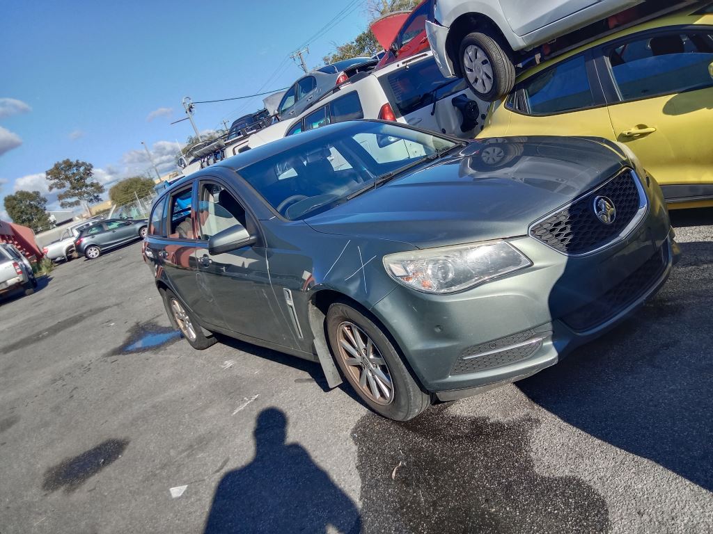 Holden Commodore evoke 2015 Grey Wrecking