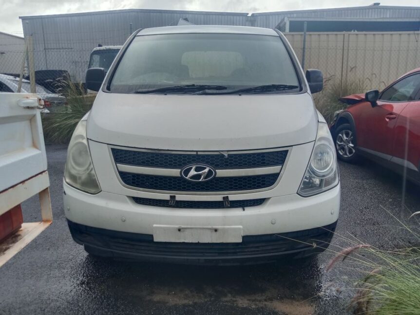 Hyundai iload 2009 White Wrecking
