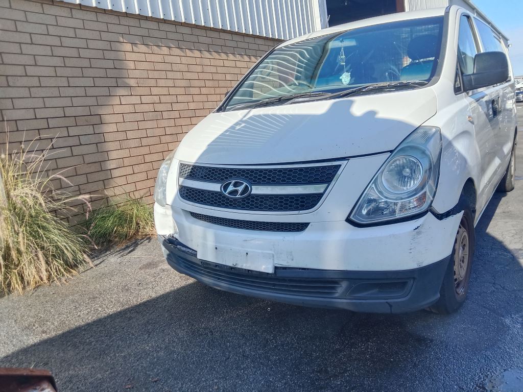 Hyundai iload 2010 White Wrecking