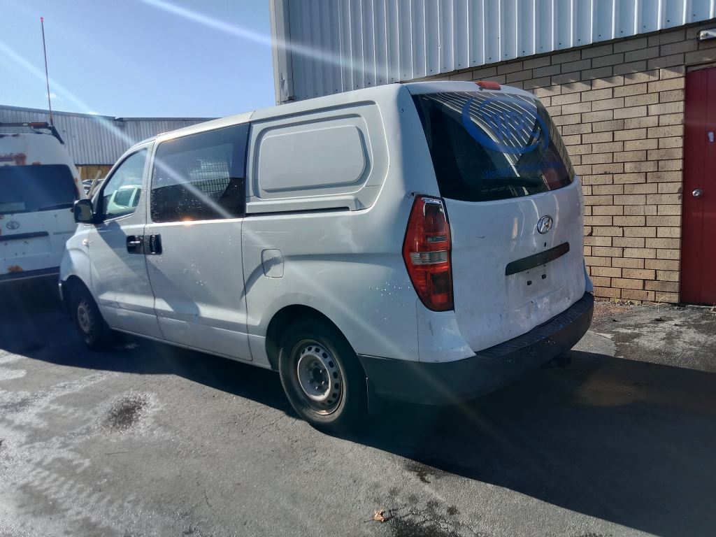 Hyundai iload 2010 White Wrecking